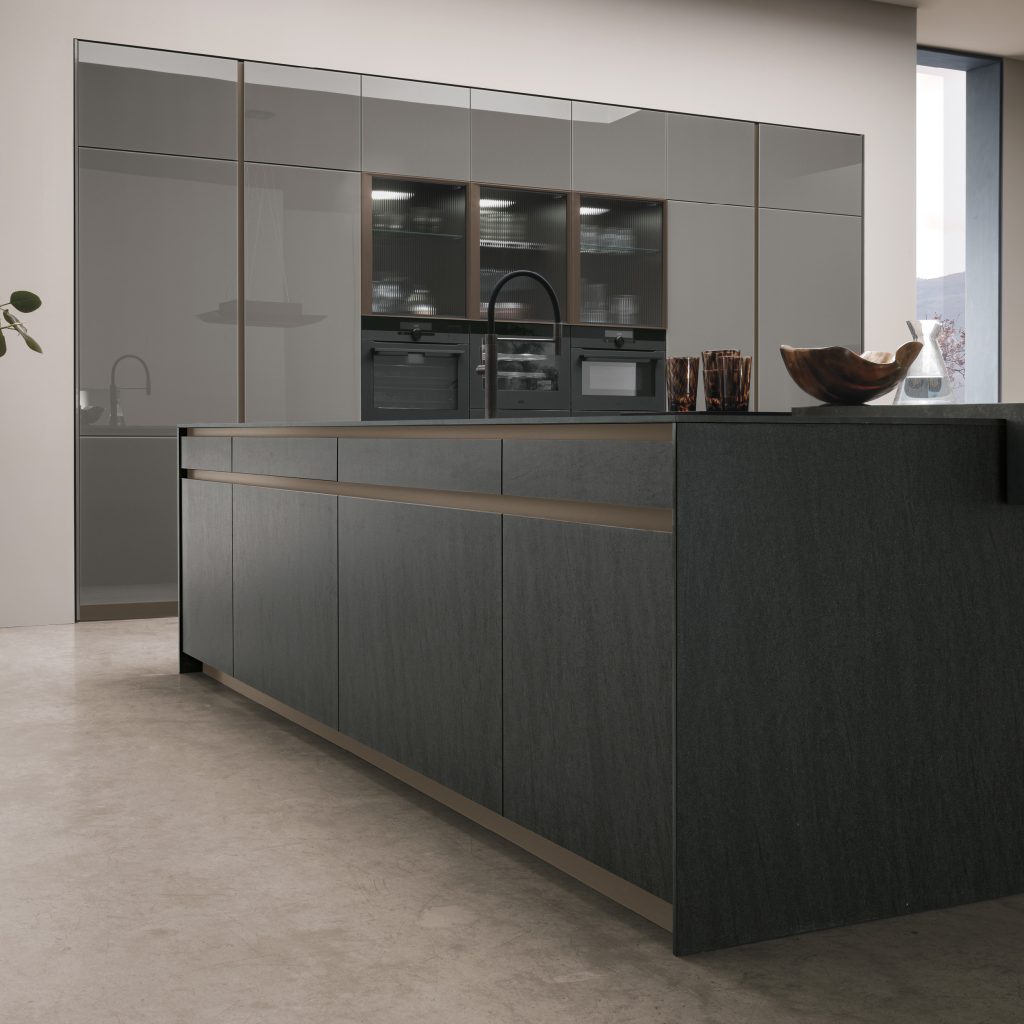 01. Finitura Bronzo per gole e zoccoli