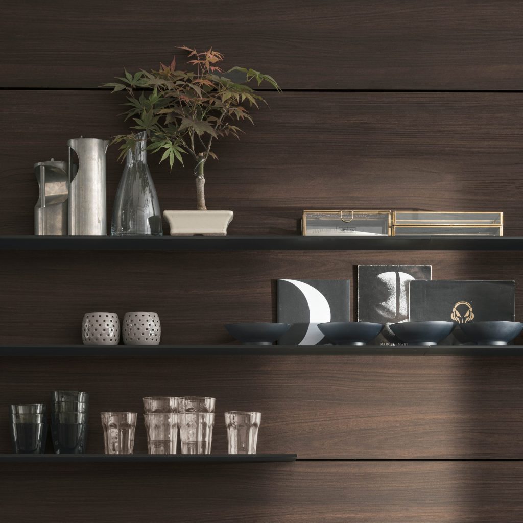 Infinity 01. Boiserie Linea scaled 1